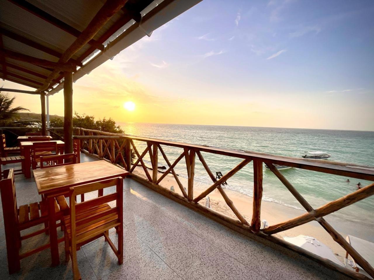 Mandala Beach Club Hotel Playa Blanca Exterior photo